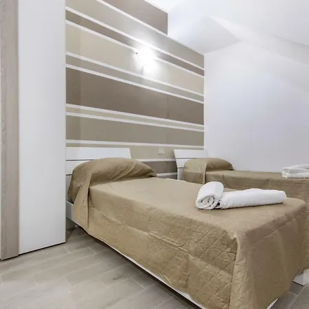 In Centro Vicino Cefalù Maison d'hôtes 2*