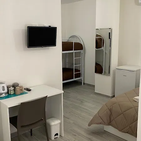 In Centro Vicino Cefalu Self-chek-in Pensjonat Campofelice Di Roccella